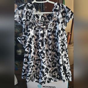 Lisa Josephs Plus Black and White Women's Top